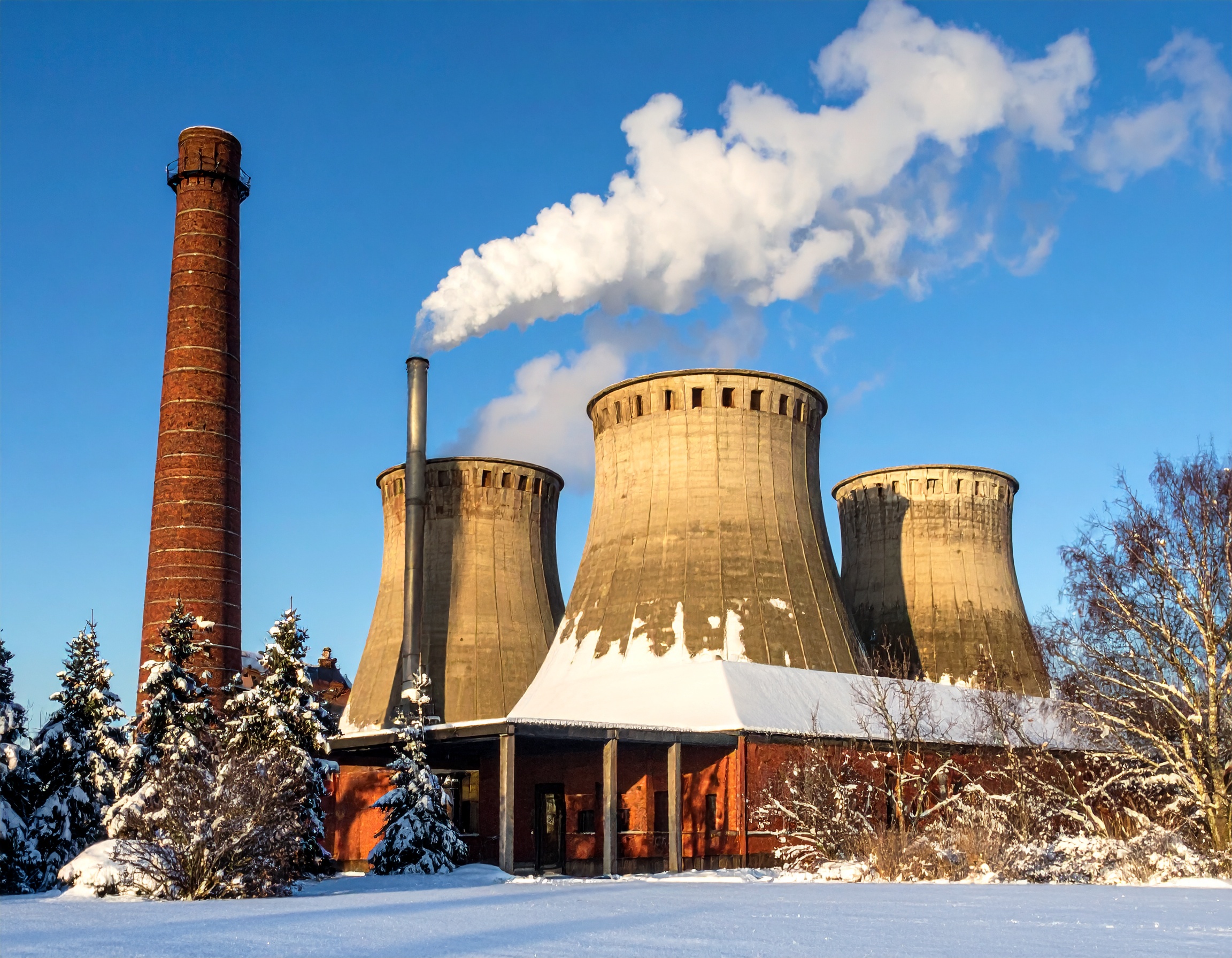 葬儀場のプロジェクターにPCを繋ぐ！HDMI/VGA接続ガイド